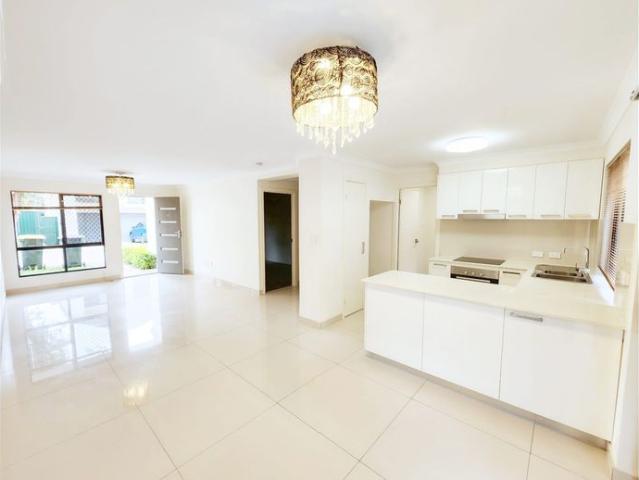 Luxury Townhouse Walk to Stretton College