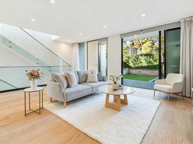 Luxury Townhouse with City Views, Space and Lifestyle Convenience