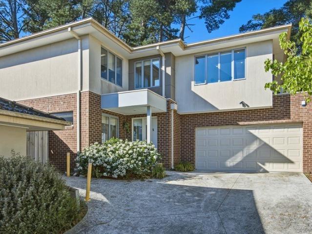 Luxury Townhouse with Beautiful Views