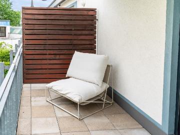 Luxury Townhouse with Terrace & Balcony – Two Floors of Comfort All Inclusive Private Parking, Koln Amsterdam Apartments for Rent