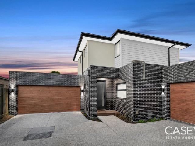 Luxury Townhouse With Void