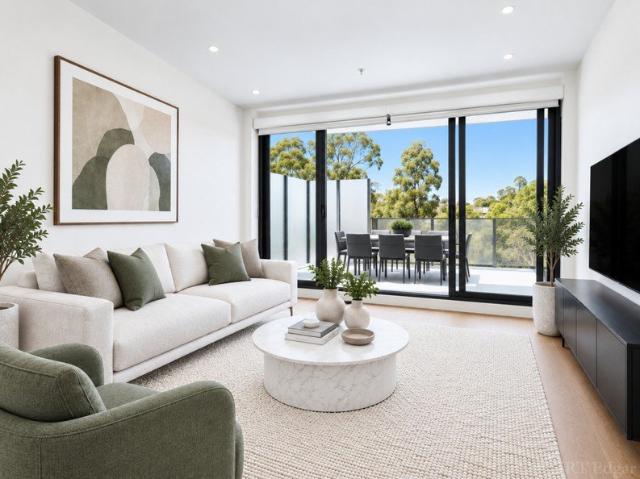Luxury Top Floor Living Opposite Greythorn Village Balwyn High Zone