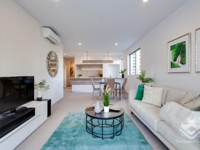 Luxury Top Level Riverview Apartment ? 2B 2B 2C + Study