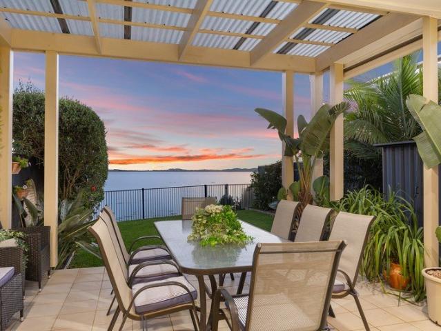 Luxury Torrens title waterfront duplex