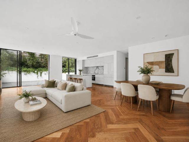 Luxury Three Bedroom Apartment in Boutique Rose Bay Development