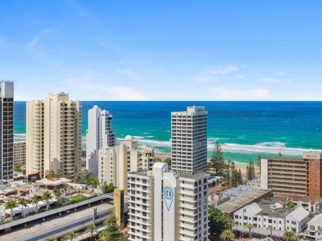Luxury Three Bedroom Apartment with Panoramic Views in Chevron Renaissance
