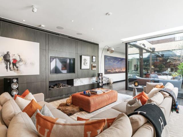 Luxury three bedroom duplex apartment in the heart of Knightsbridge