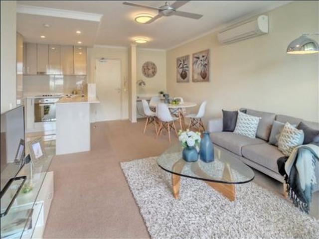LUXURY TWO BEDROOM APARTMENT IN CENTRAL LOCATION FULLY FURNISHED AND WATER INCLUDED IN RENT