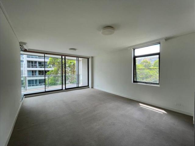 Luxury Two Bedroom Apartment with water views