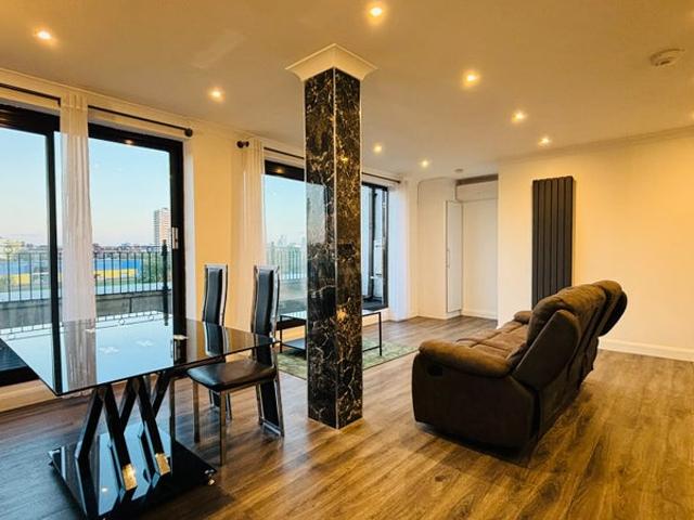Luxury Two Bedroom Flat to Let in Mile End