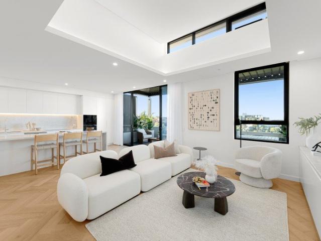 LUXURY TWO BEDROOM RESIDENCE WITH EXPANSIVE TERRACE AND EASTERN VIEWS