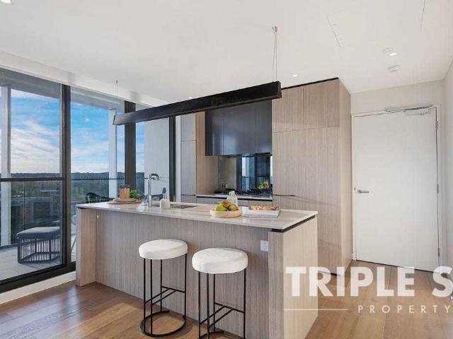Luxury two bedroom with stunning views and Abundant Natural Light | Prime location with Metro and Shopping center