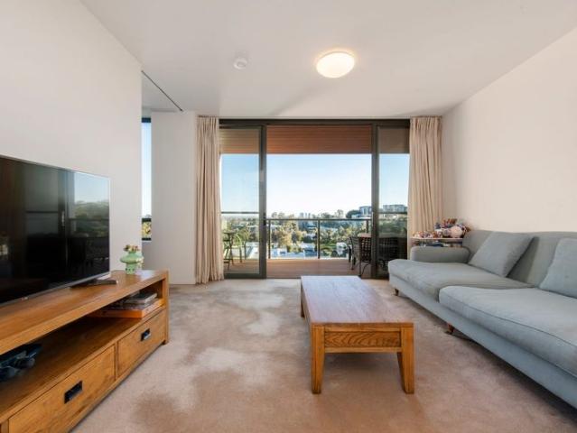 Luxury, Unfurnished Two Bedroom Apartment with Unobstructed Views
