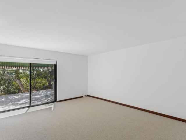 Spring is in the air and the sun is out! Luxury views, endless breezes. welcome to your new lifestyle, in Cottesloe!
