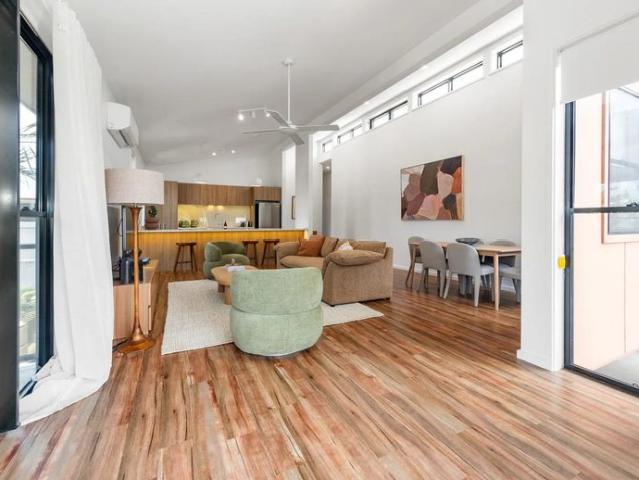 Luxury Villa Central Byron Bay Fully Furnished Inc Utilities Available now for 3 6 months