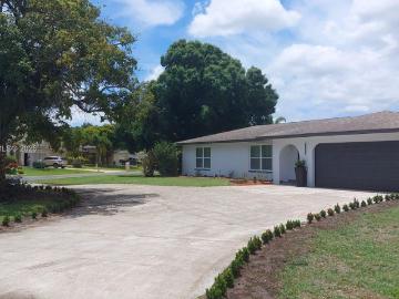 Luxury Villa for rent in Cape Coral, Florida
