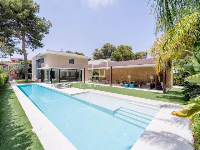 4 bedroom luxury Villa for rent in Godella, Valencia