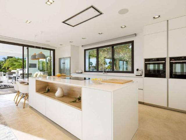 Luxury Villa for rent in Estepona, Spain