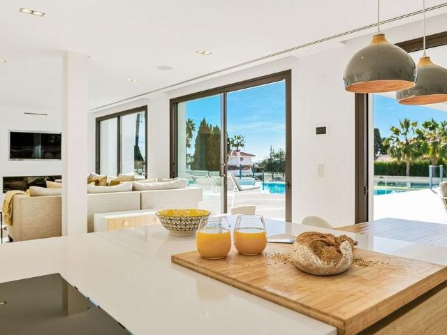 Luxury Villa for rent in Estepona, Spain