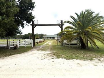 Luxury Villa for rent in Lorida, Florida