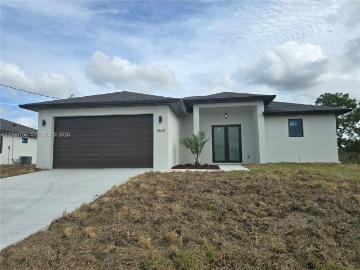 Luxury Villa for rent in Lehigh Acres, Florida