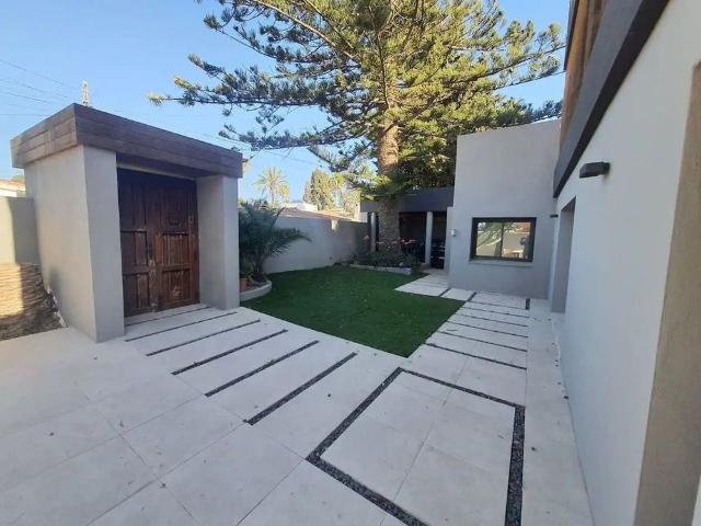 Luxury Villa for rent in Marbella Del Este, Andalusia