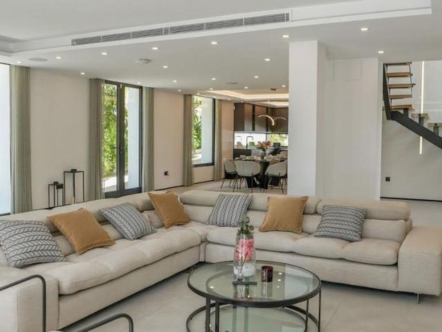 Luxury Villa for rent in Nueva Andalucia, Andalusia