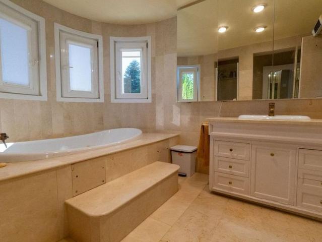 Luxury Villa for rent in The Golden Mile, Spain