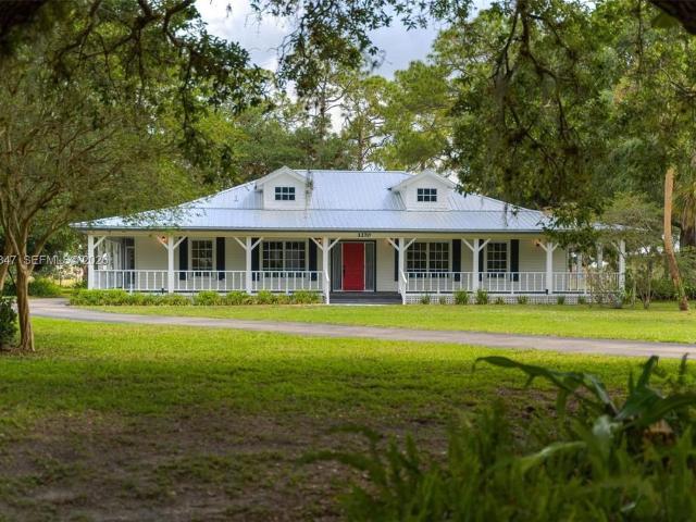 4 bedroom luxury Villa for sale in LaBelle, Florida