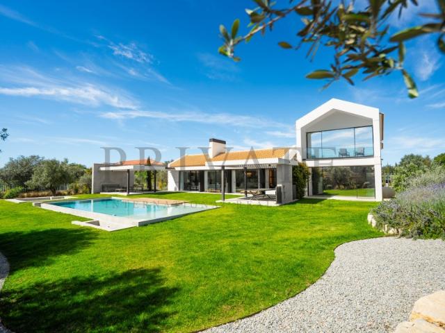 Luxury Villa Living in an Exclusive Location of Vilamoura