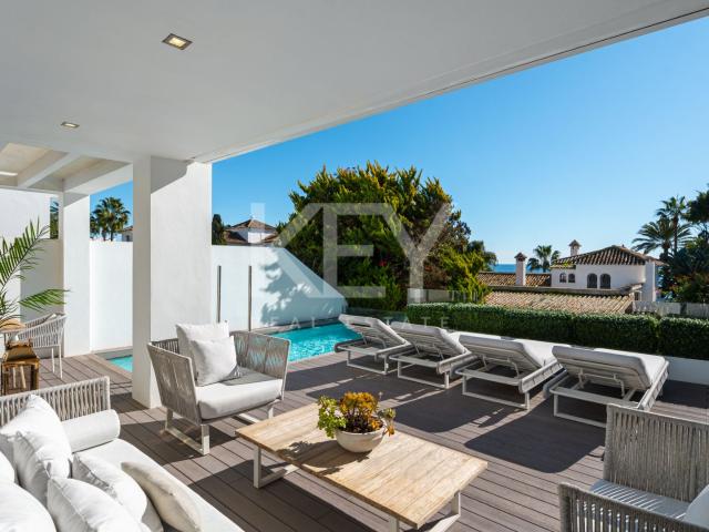 Luxury Villa with Sea Views and Private Spa for Rent in Puente Romano, Marbella