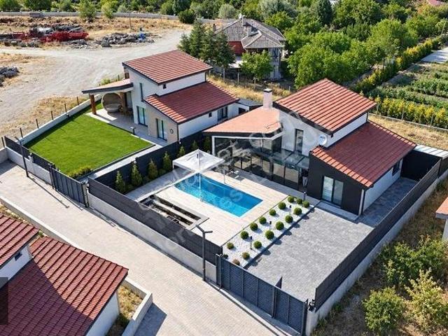 Luxxus Northwestten Koru Beynamda Havuzlu Ultra Lüx Villa