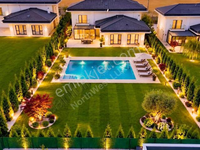 Luxxus Northwestten Ultra Lüx 5+1 Eşyalı,asansörlü Satılık Villa