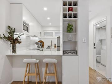 LUX CITY PAD + FURNISHED + BALCONY + AIRCON + SECURE PARKING + DUEL ACCESS