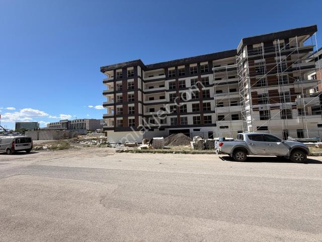 Lüx Gayrimenkulden Yıldızkent Şehir Hastanesi Karşısında Lüx 2+1