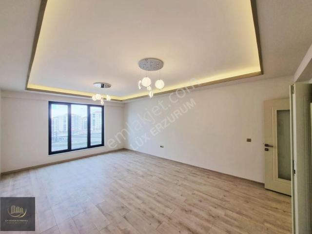 Lüx Erzurum'dan Yıldızkent Yeni Bulvarda Arakat 4+1 Lüks Daire