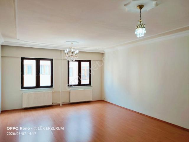 Lüx Erzurum'dan Nenehatun Sitesinde Kiralık 3+1 Arakat Daire