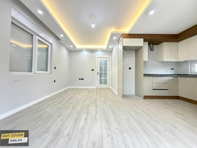 Lüx İşçilikli Devlet Hast. Yakınında 2+1 Kat Genişliğinde Giriş