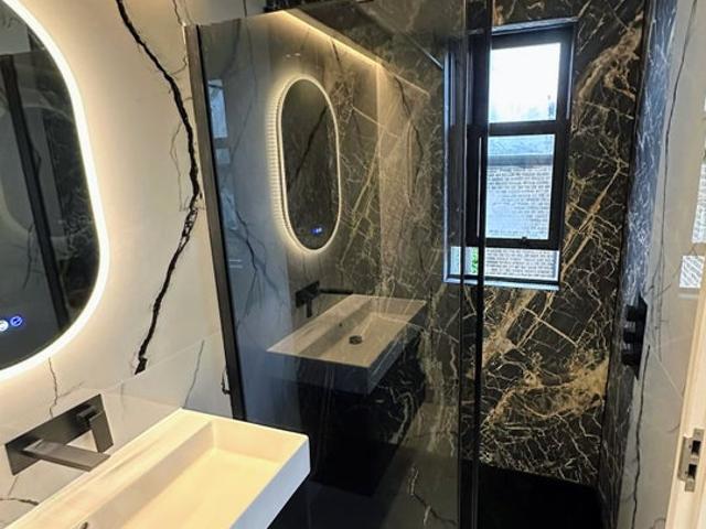 Lux Modern Airy Double Studio! Lift & Bills inc!