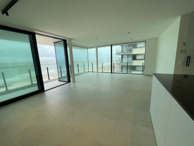 Luxe aan de Zeedijk: Prachtig 2 Slaapkamer Hoekappartement in Blankenberge