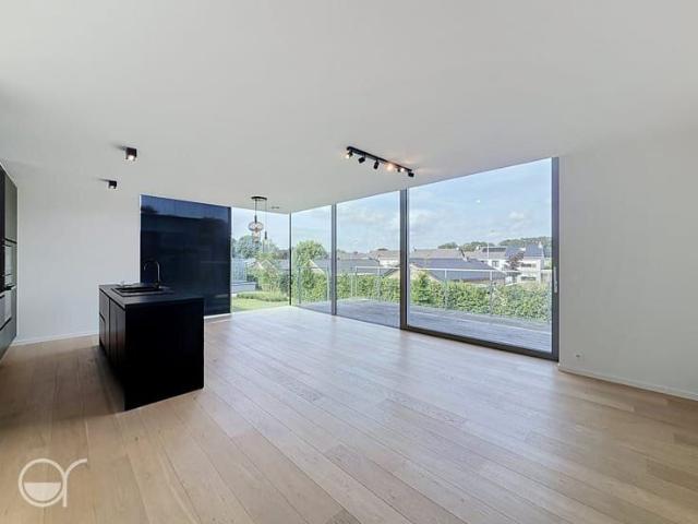 Luxe duplex appartement, autostaanplaats inbegrepen