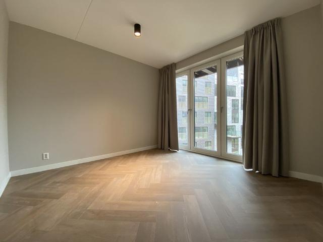 LUXE DRIEKAMERAPPARTEMENT IN HYDE PARK – INSTAPKLAAR EN HOOGWAARDIG AFGEWERKT