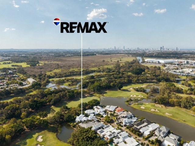 LUXE | First Time Ever Offered â Architecturally Designed Family Estate on 1,086mÂ² with Golf Course Frontage