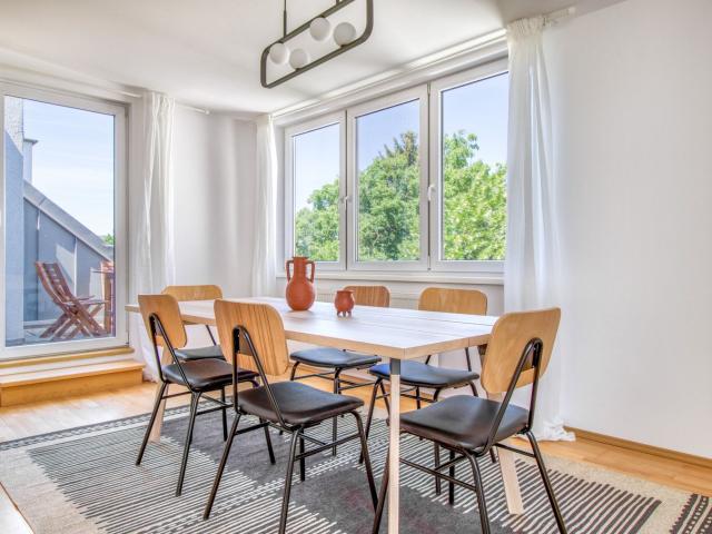 Luxe Hietzing 3BR w/ Community Garden & Private Terrace