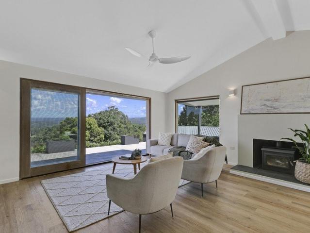LUXE HINTERLAND ESCAPE WITH SOARING PANORAMIC VIEWS