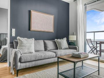 Luxe Leopoldstadt 1BR w/ Elevator, Balcony & Gym, near U2