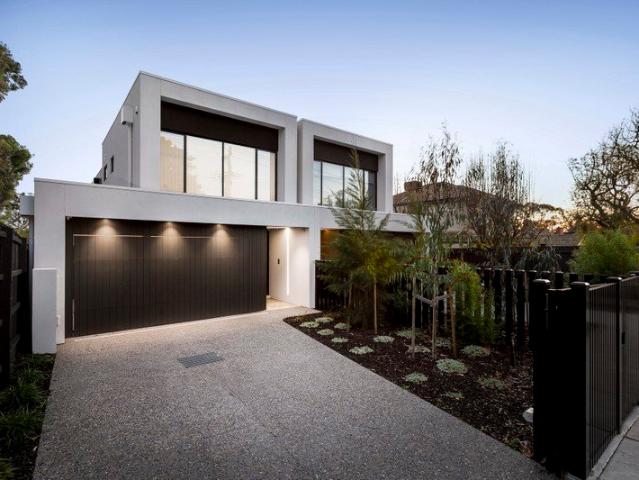 LUXE LIVING IN CENTRAL HAMPTON LOCALE