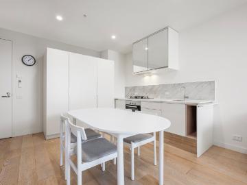 Luxe Living on Bay Street