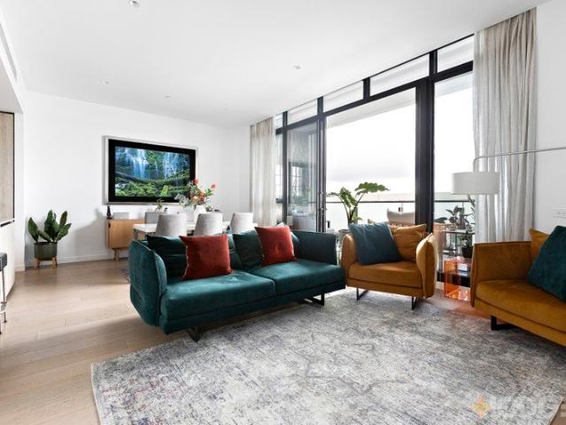 LUXE, LOW MAINTENANCE BAYSIDE LIVING WITHOUT LIMITS
