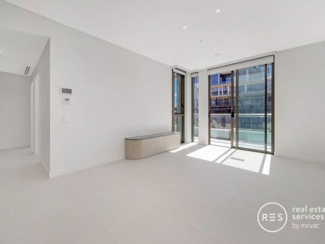 Luxe 1 Bed Apartment with Study Room & Parking in NINE by Mirvac